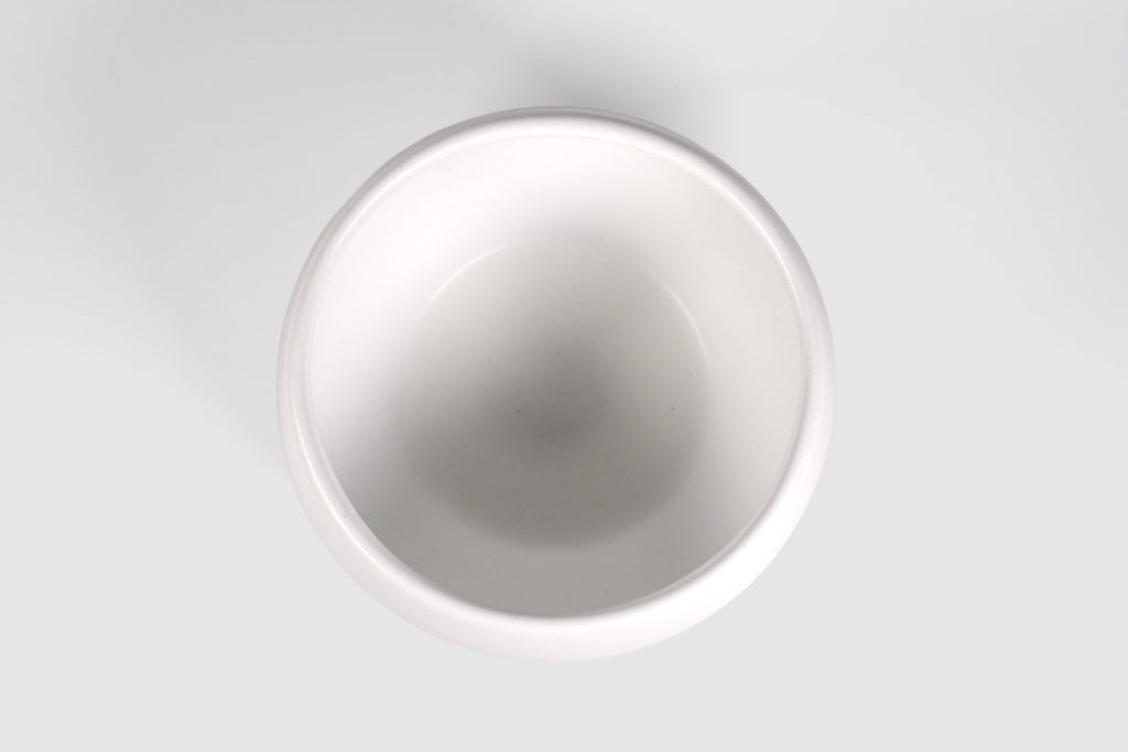 Bowl Sujo by Humo 1810 – capuchino stoneware, pinched belly and rolled lip, 6.3 inch