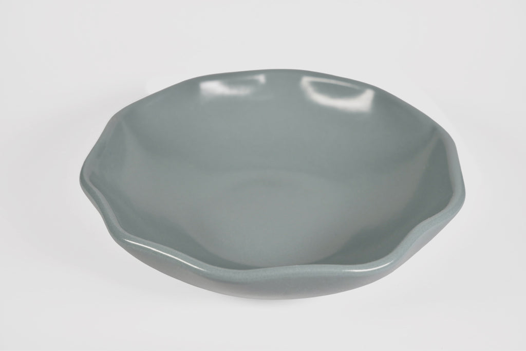 Bowl Safin by Humo 1810 – jade gloss stoneware, flowing undulating rim, wide 7.75 inch