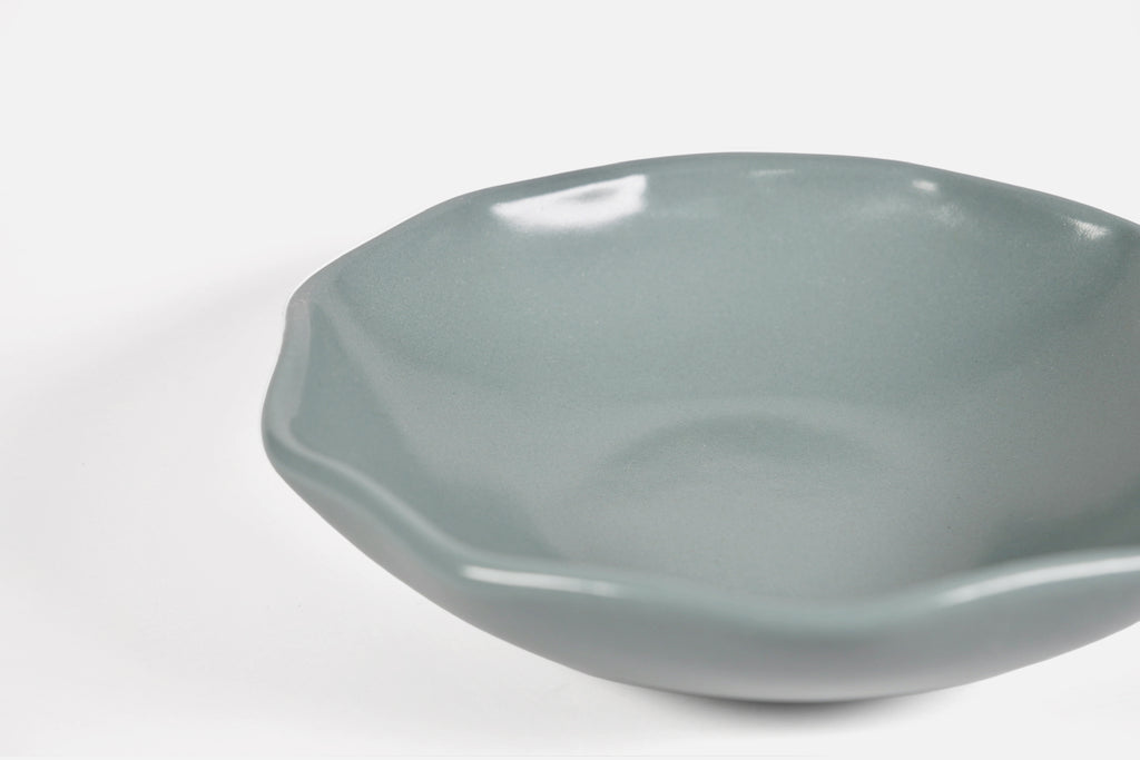 Bowl Safin by Humo 1810 – jade gloss stoneware, flowing undulating rim, wide 7.75 inch