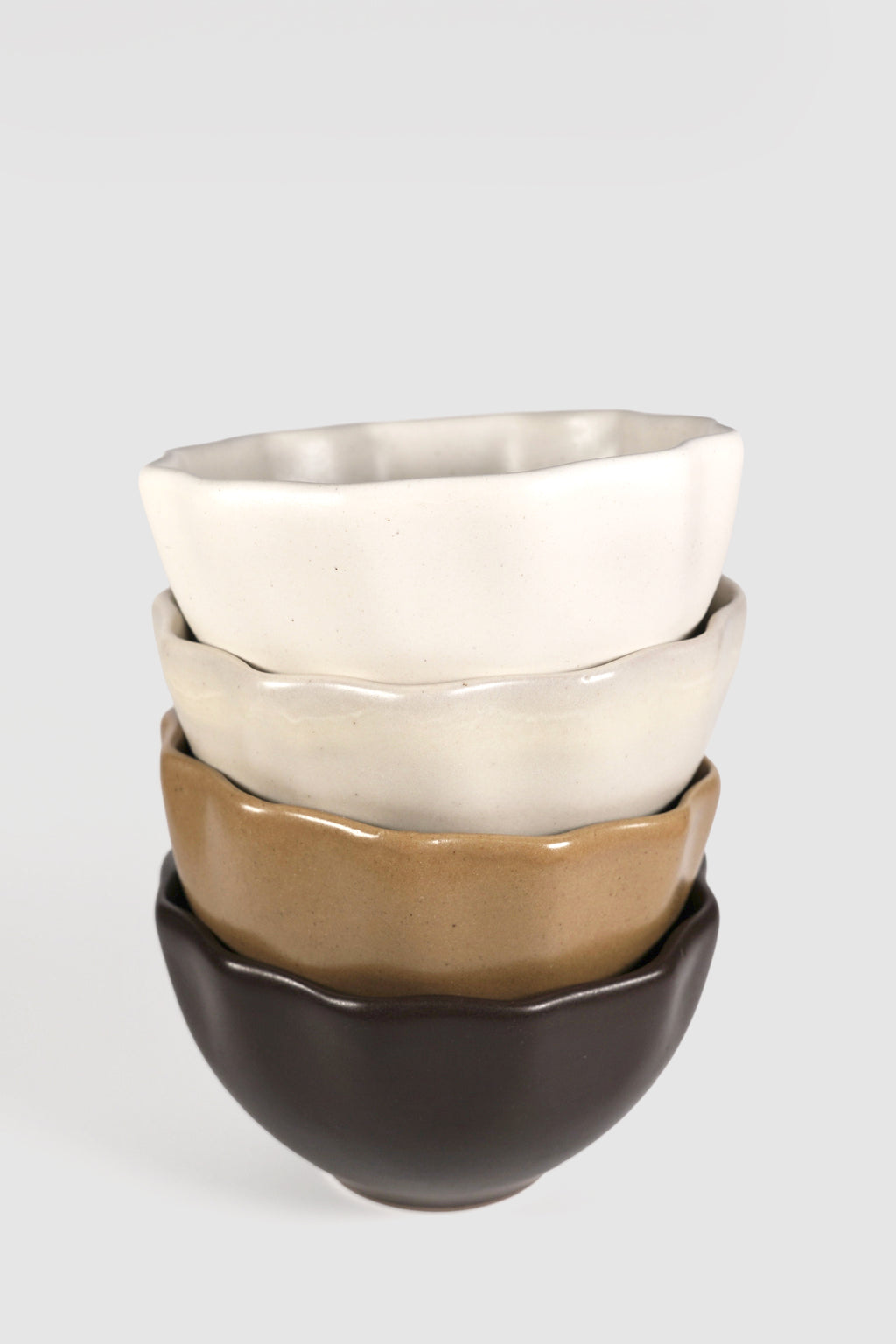 Bowl Nami by Humo 1810 – chocolate stoneware, softly waved rim, 6 inch deep bowl