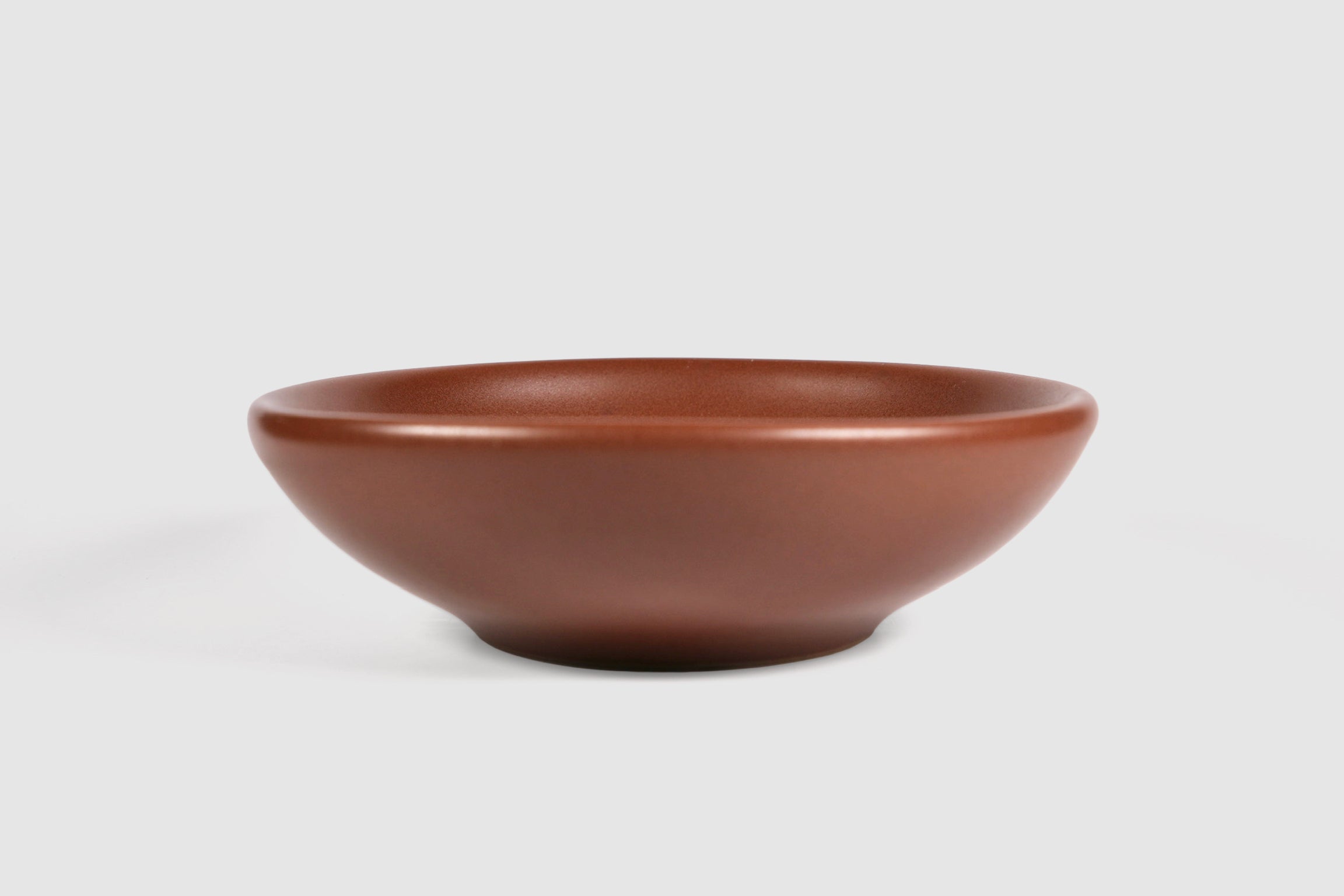 Regular Bowl by Humo 1810 – handmade stoneware coupe, uneven organic rim, 7 inch