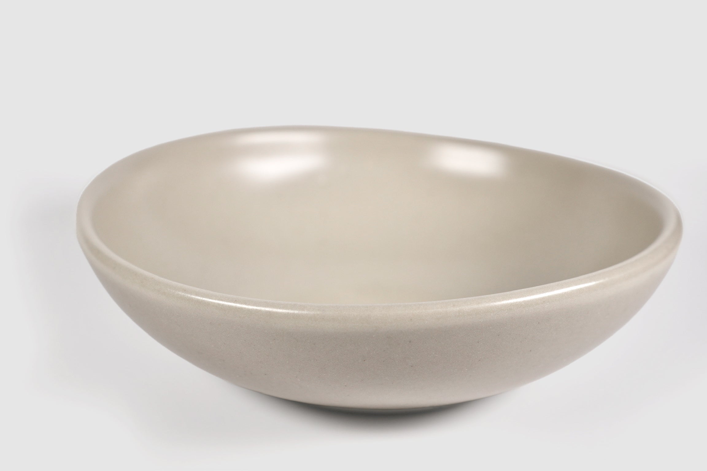 Regular Bowl by Humo 1810 – handmade stoneware coupe, uneven organic rim, 7 inch