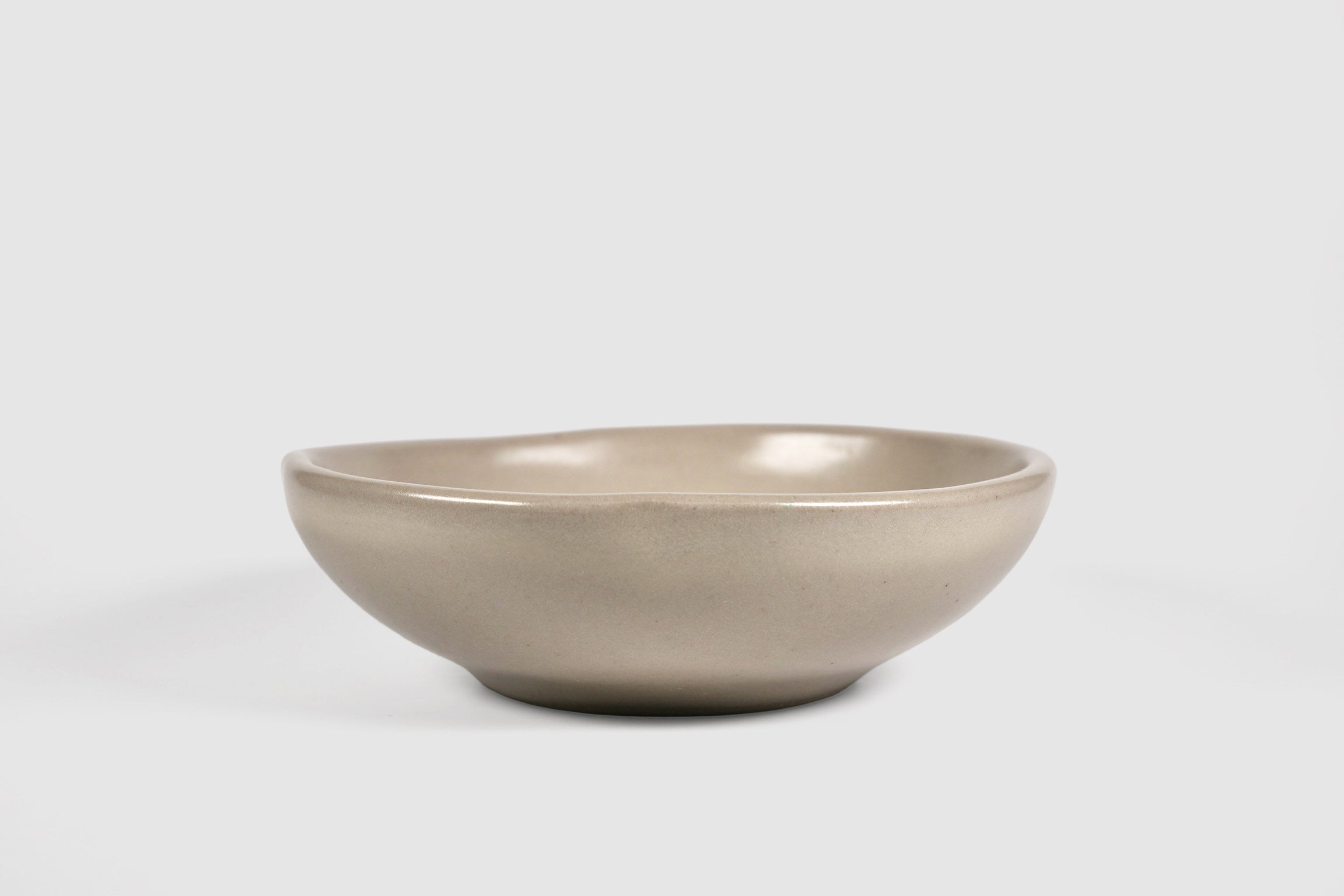 Bowl Safin by Humo 1810 – jade gloss stoneware, flowing undulating rim, wide 7.75 inch