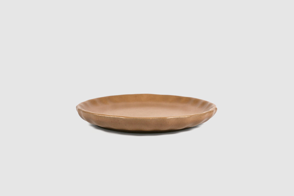 Cake Plate Nami by Humo 1810 – chocolate stoneware, lacework scalloped rim, 5.5 inch