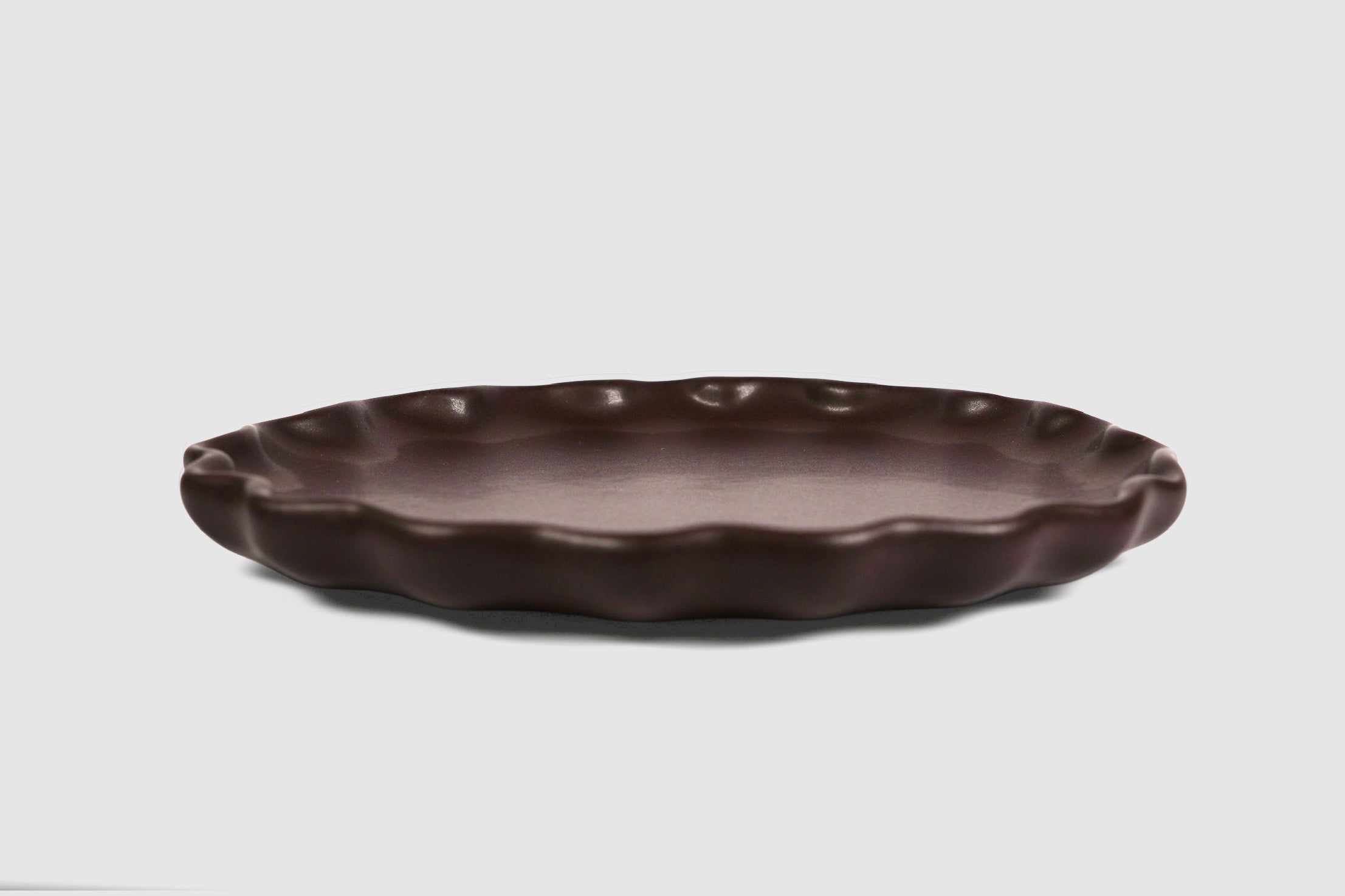 Side Plate Nami by Humo 1810 – chocolate semi-matte stoneware, scalloped wave rim, 8.75 inch