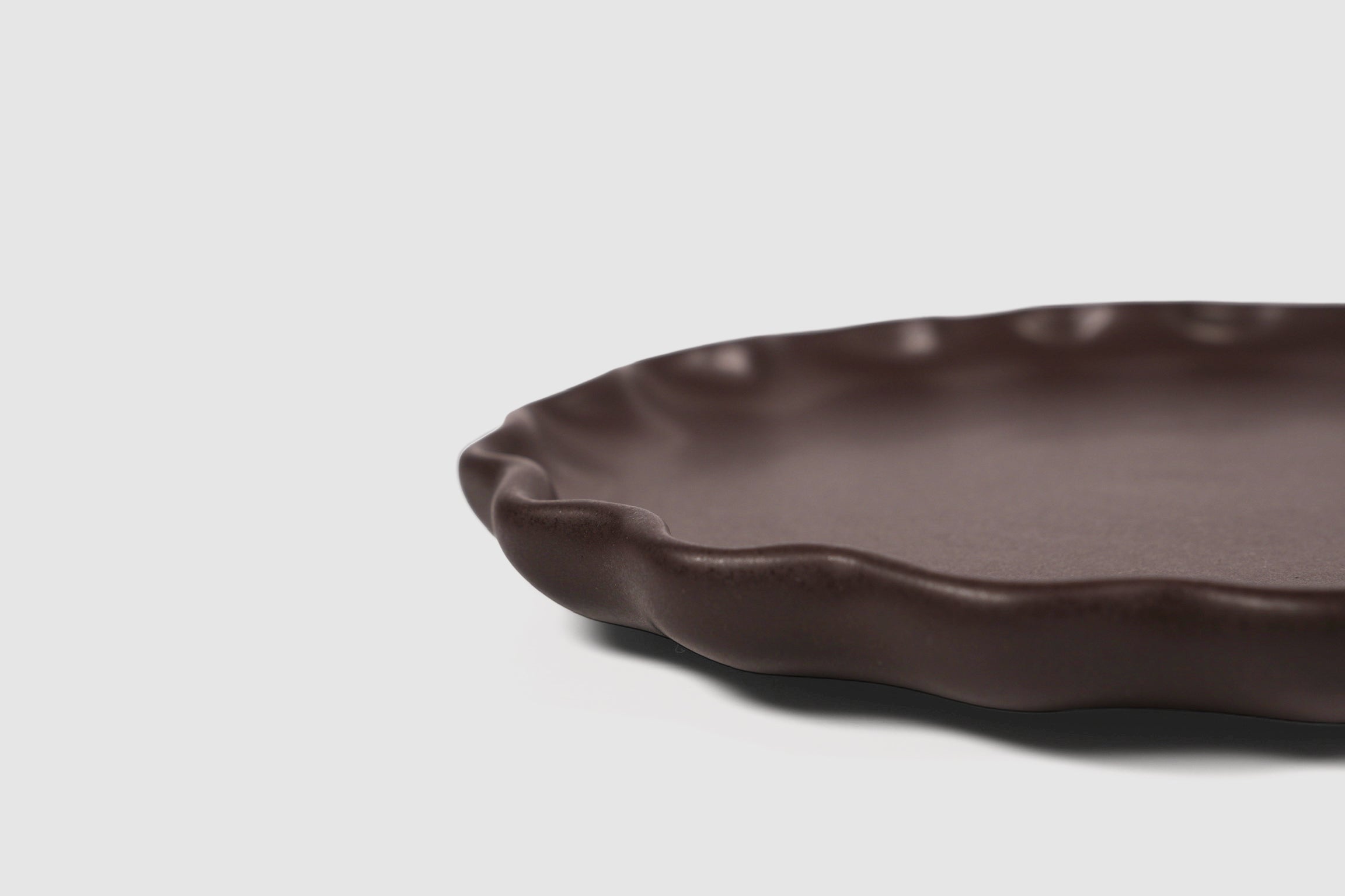 Side Plate Nami by Humo 1810 – chocolate semi-matte stoneware, scalloped wave rim, 8.75 inch