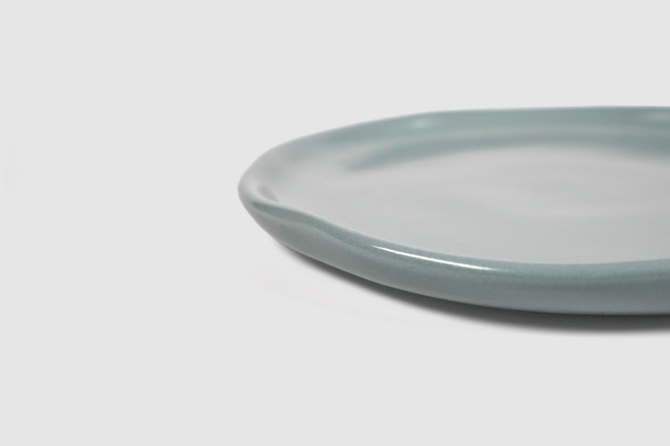 Side Plate Safin by Humo 1810 – taupe stoneware, softly undulating rim, 8.75 inch