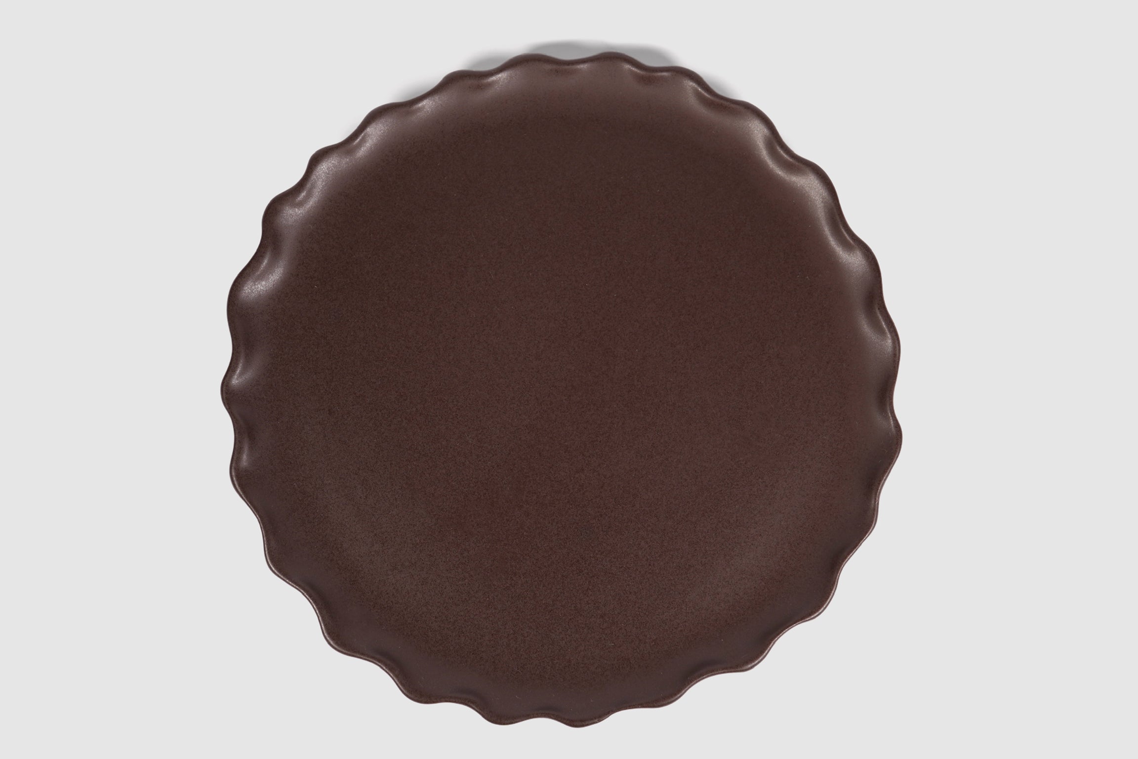 Dinner Plate Nami by Humo 1810 – chocolate stoneware, scalloped wave rim, 10.75 inch