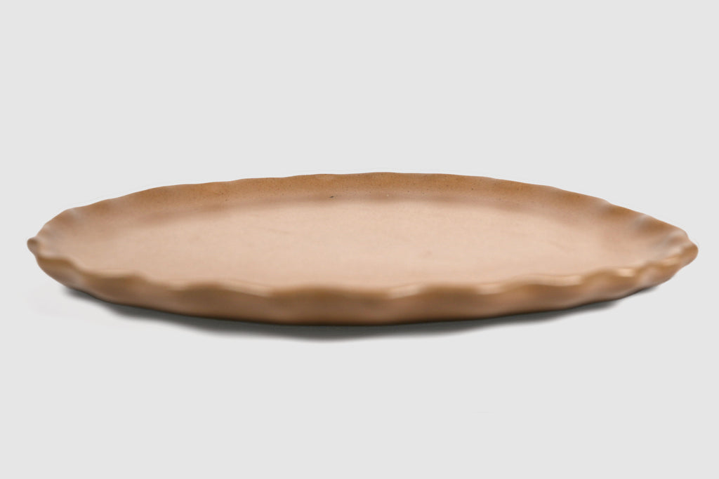 Dinner Plate Nami by Humo 1810 – chocolate stoneware, scalloped wave rim, 10.75 inch