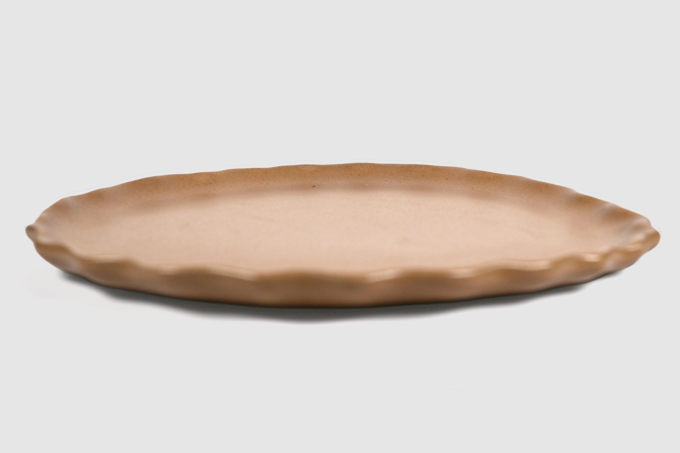 Dinner Plate Nami by Humo 1810 – chocolate stoneware, scalloped wave rim, 10.75 inch