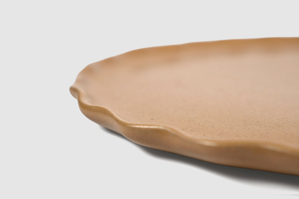 Dinner Plate Nami by Humo 1810 – chocolate stoneware, scalloped wave rim, 10.75 inch