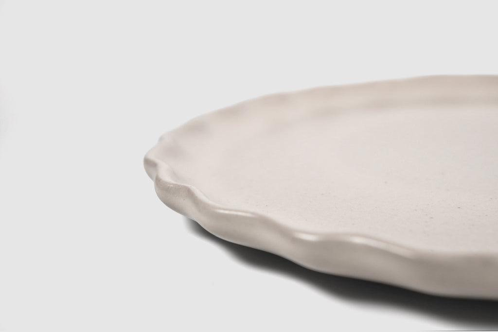 Dinner Plate Nami by Humo 1810 – chocolate stoneware, scalloped wave rim, 10.75 inch