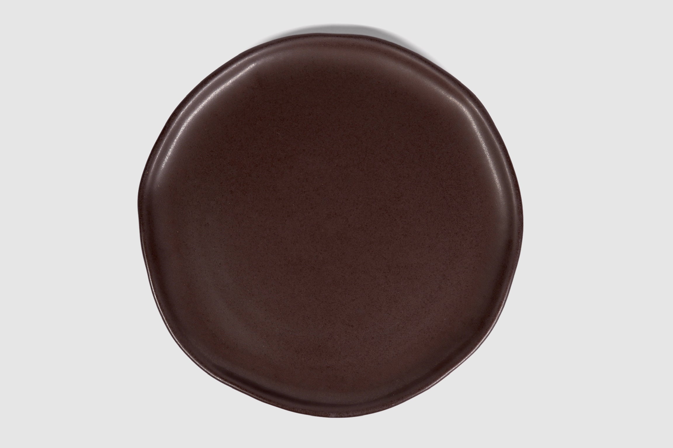 Dinner Plate Safin by Humo 1810 – olive green stoneware, gently undulating rim, 10.75 inch