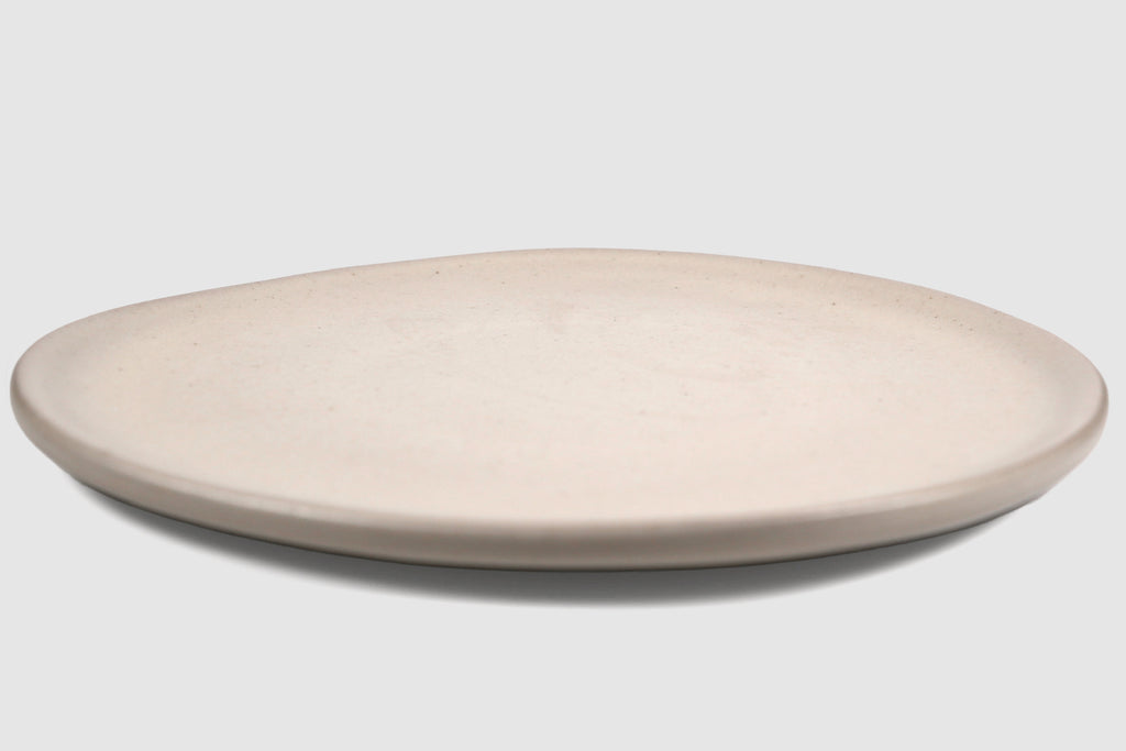 Dinner Plate Sanka by Humo 1810 – pardo stoneware, broad soft-triangle silhouette, 11 inch