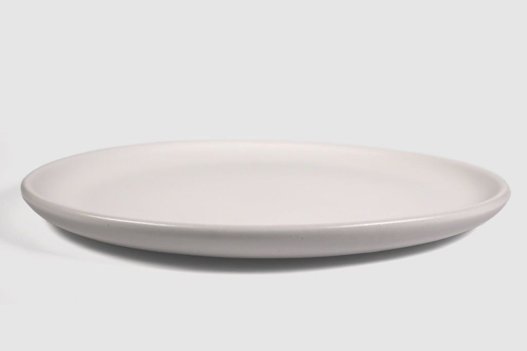 Dinner Plate Sujo by Humo 1810 – capuchino speckled matte stoneware, low raised rim, 10.5 inch