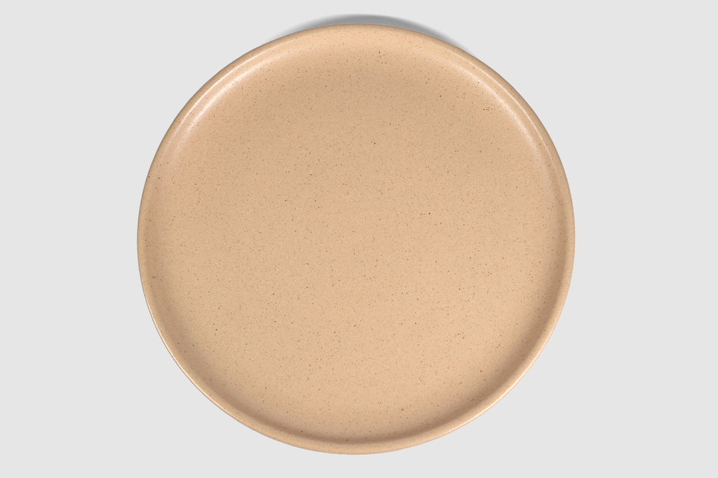 Dinner Plate Sujo by Humo 1810 – capuchino speckled matte stoneware, low raised rim, 10.5 inch